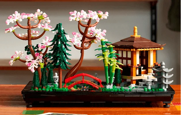 мини сад из набора LEGO