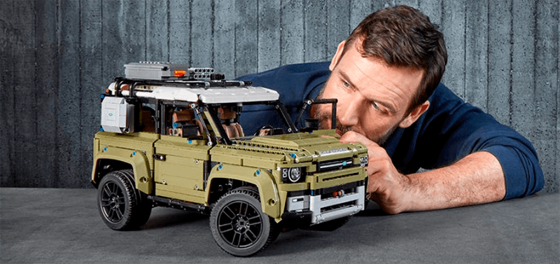 Сборка конструктора LEGO Technic Land Rover Defender